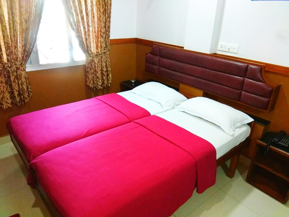 Hotel Maple Regency Коччи Экстерьер фото