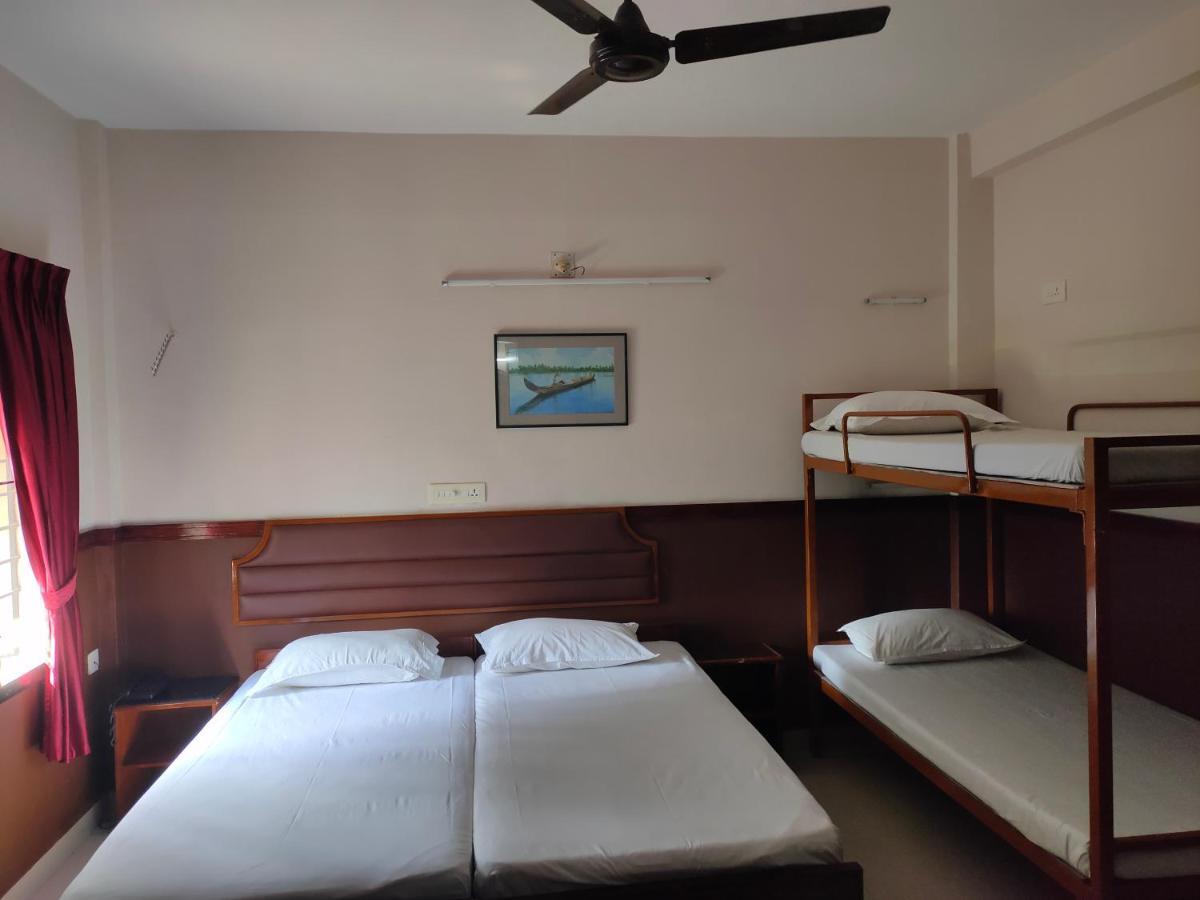 Hotel Maple Regency Коччи Экстерьер фото
